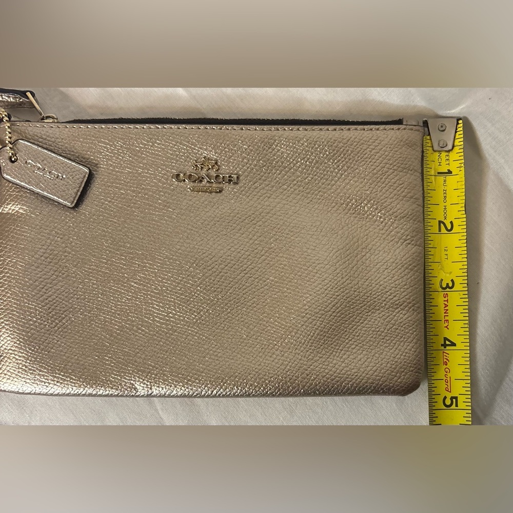 Coach Shimmering Gold Metallic Leather Large Wristlet- EUC - Picture 6 of 7